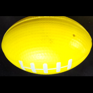 Comprar Pelota squishy antiestrés rugby amarilla